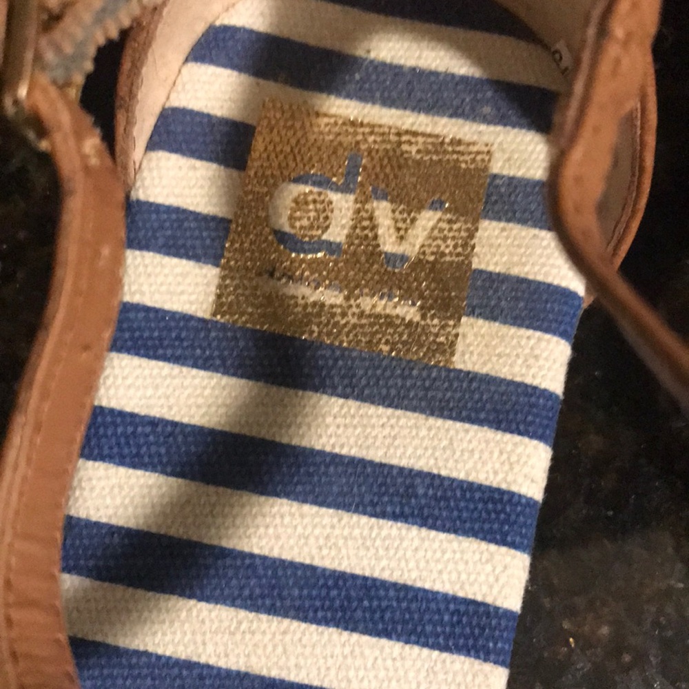 Sandals - Picture 2 of 3